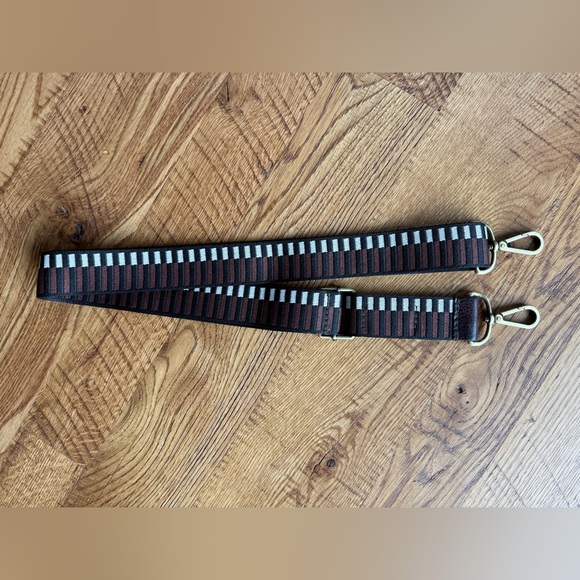 Portland leather purse strap. - Picture 4 of 9